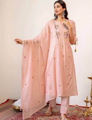 Women Floral Embroidered Empire Thread Work Chanderi Cotton Kurta with Trousers & With Dupatta 1