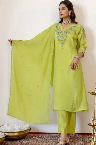 Women Floral Embroidered Regular Thread Work Chanderi Cotton Kurta with Trousers & With Dupatta