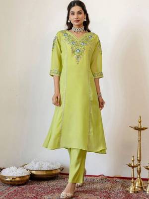 Women Floral Embroidered Regular Thread Work Chanderi Cotton Kurta with Trousers & With Dupatta 7