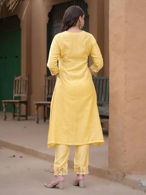 Women Ethnic Motifs Embroidered Regular Thread Work Chanderi Silk Kurta with Trousers & With Dupatta 4