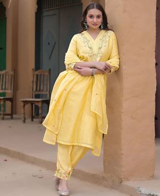 Women Ethnic Motifs Embroidered Regular Thread Work Chanderi Silk Kurta with Trousers & With Dupatta 5