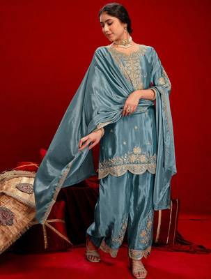 Women Ethnic Motifs Embroidered Regular Thread Work Kurta with Patiala & With Dupatta 3