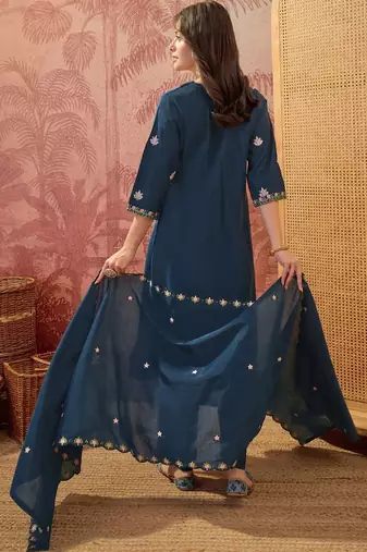 Women Ethnic Motifs Embroidered Empire Thread Work Kurta with Trousers & With Dupatta
