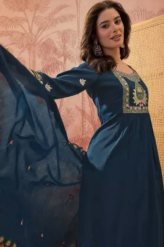 Women Ethnic Motifs Embroidered Empire Thread Work Kurta with Trousers & With Dupatta