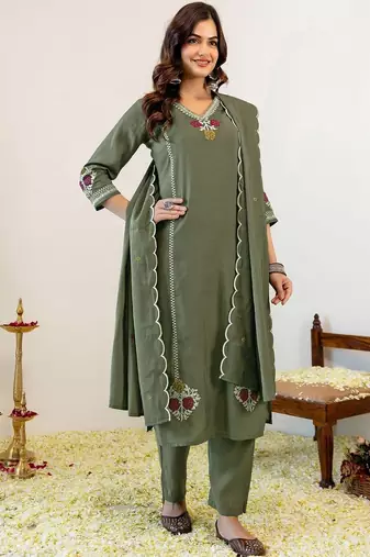 Women Regular Kurta with Pyjamas & With Dupatta
