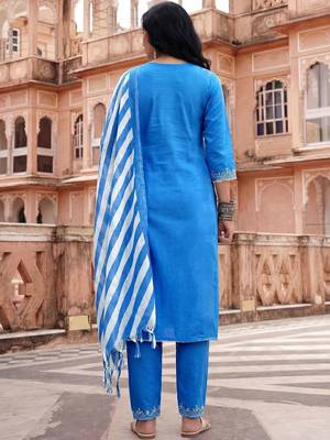 Women Ethnic Motifs Embroidered Regular Thread Work Kurta with Trousers & With Dupatta 3