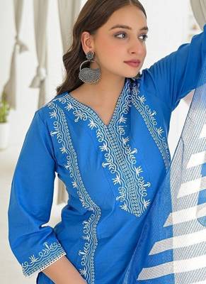 Women Ethnic Motifs Embroidered Regular Thread Work Kurta with Trousers & With Dupatta 4