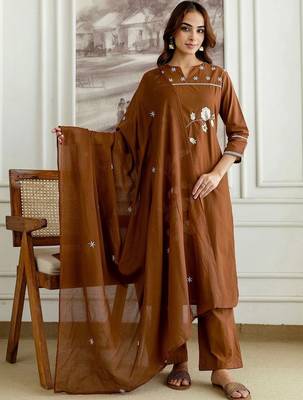 Women Floral Embroidered Regular Thread Work Pure Cotton Kurta with Trousers & With Dupatta 1