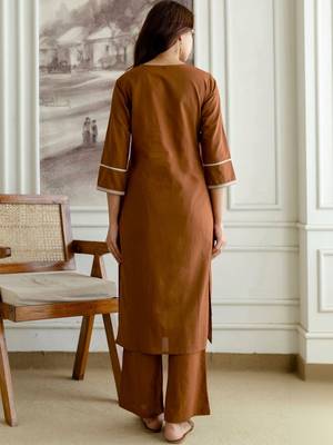 Women Floral Embroidered Regular Thread Work Pure Cotton Kurta with Trousers & With Dupatta 2