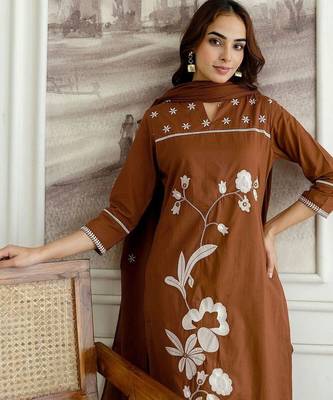 Women Floral Embroidered Regular Thread Work Pure Cotton Kurta with Trousers & With Dupatta 5