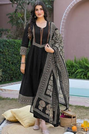 Women Regular Pure Cotton Kurta with Pyjamas & With Dupatta