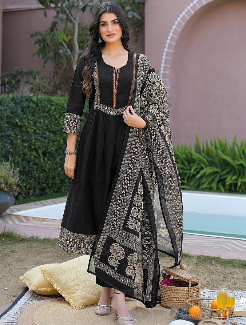 Women Regular Pure Cotton Kurta with Pyjamas & With Dupatta