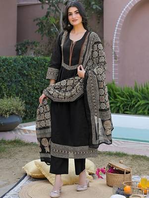 Women Regular Pure Cotton Kurta with Pyjamas & With Dupatta 2
