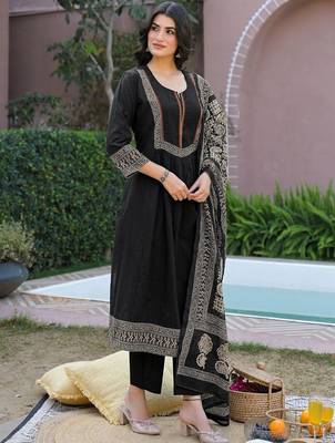 Women Regular Pure Cotton Kurta with Pyjamas & With Dupatta 3
