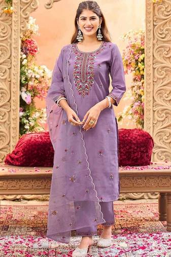 Women Floral Embroidered Regular Thread Work Kurta with Trousers & With Dupatta
