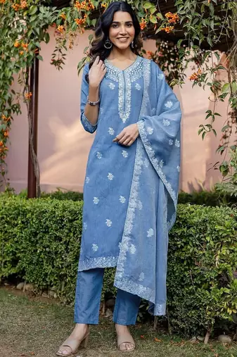 Women Printed Regular Kurta with Pyjamas & With Dupatta