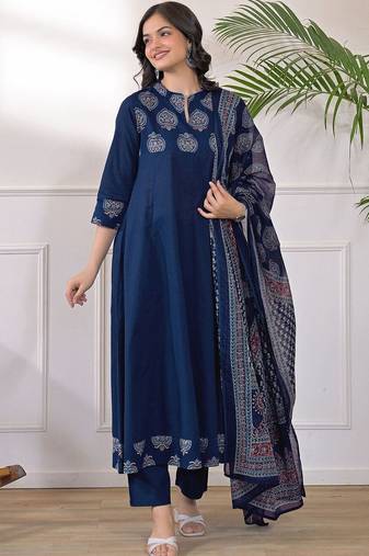 Women Ethnic Motifs Printed Regular Kurta with Trousers & With Dupatta