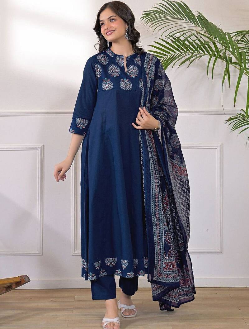 Women Ethnic Motifs Printed Regular Kurta with Trousers & With Dupatta