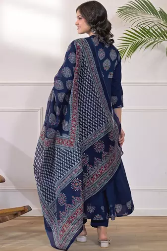 Women Ethnic Motifs Printed Regular Kurta with Trousers & With Dupatta