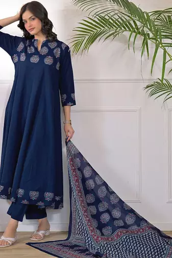 Women Ethnic Motifs Printed Regular Kurta with Trousers & With Dupatta