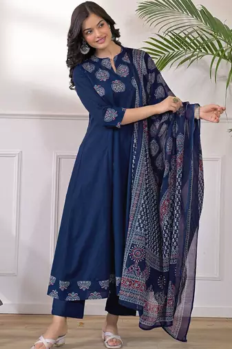 Women Ethnic Motifs Printed Regular Kurta with Trousers & With Dupatta