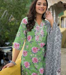 Women Floral Printed Regular Thread Work Kurta with Trousers & With Dupatta