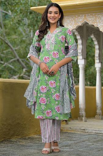 Women Floral Printed Regular Thread Work Kurta with Trousers & With Dupatta