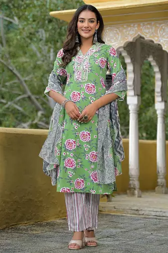 Women Floral Printed Regular Thread Work Kurta with Trousers & With Dupatta