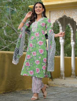 Women Floral Printed Regular Thread Work Kurta with Trousers & With Dupatta 3