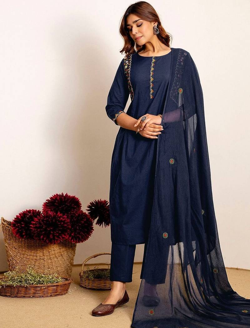 Women Ethnic Motifs Embroidered Regular Thread Work Kurta with Trousers & With Dupatta