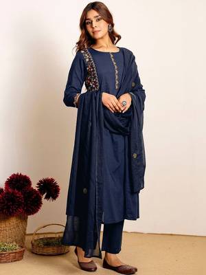 Women Ethnic Motifs Embroidered Regular Thread Work Kurta with Trousers & With Dupatta 3