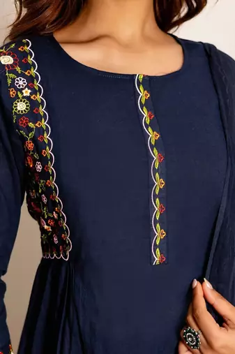 Women Ethnic Motifs Embroidered Regular Thread Work Kurta with Trousers & With Dupatta
