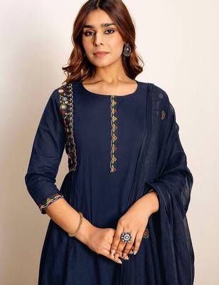Women Ethnic Motifs Embroidered Regular Thread Work Kurta with Trousers & With Dupatta 7