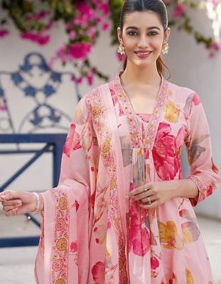 Women Printed Regular Kurta with Trousers & With Dupatta 2