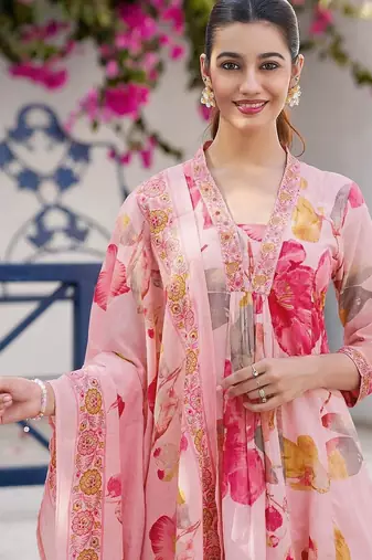 Women Printed Regular Kurta with Trousers & With Dupatta