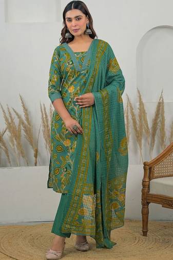 Women Floral Printed Regular Thread Work Kurta with Trousers & With Dupatta