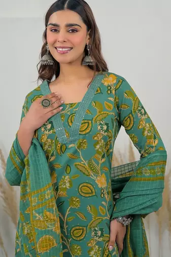 Women Floral Printed Regular Thread Work Kurta with Trousers & With Dupatta