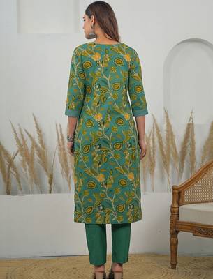 Women Floral Printed Regular Thread Work Kurta with Trousers & With Dupatta 3