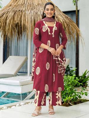 Women Printed Regular Kurta with Trousers & With Dupatta 3