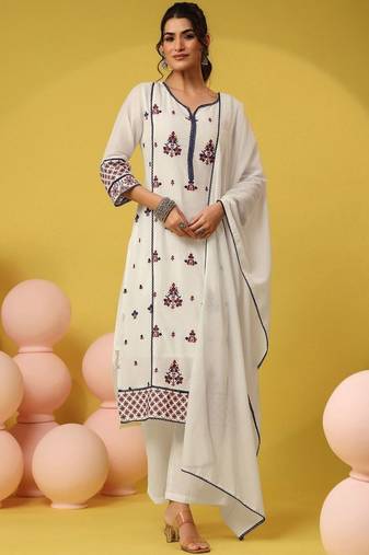 Women Printed Regular Kurta with Pyjamas & With Dupatta