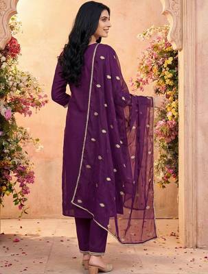 Women Ethnic Motifs Embroidered Regular Thread Work Kurta with Trousers & With Dupatta 3