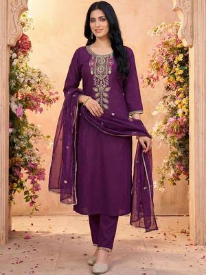 Women Ethnic Motifs Embroidered Regular Thread Work Kurta with Trousers & With Dupatta 5