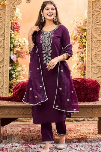 Women Ethnic Motifs Embroidered Regular Thread Work Kurta with Trousers & With Dupatta
