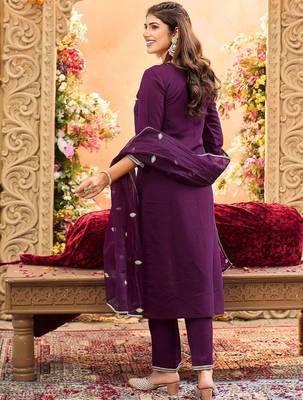 Women Ethnic Motifs Embroidered Regular Thread Work Kurta with Trousers & With Dupatta 3