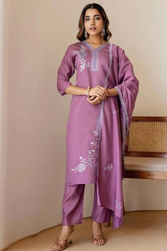 Floral Embroidered V-Neck Thread Work Straight Kurta With Trousers & Dupatta