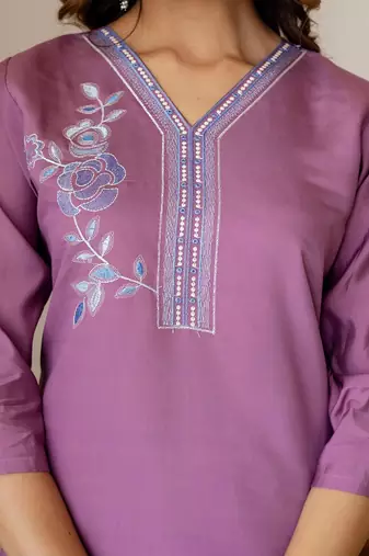 Floral Embroidered V-Neck Thread Work Straight Kurta With Trousers & Dupatta