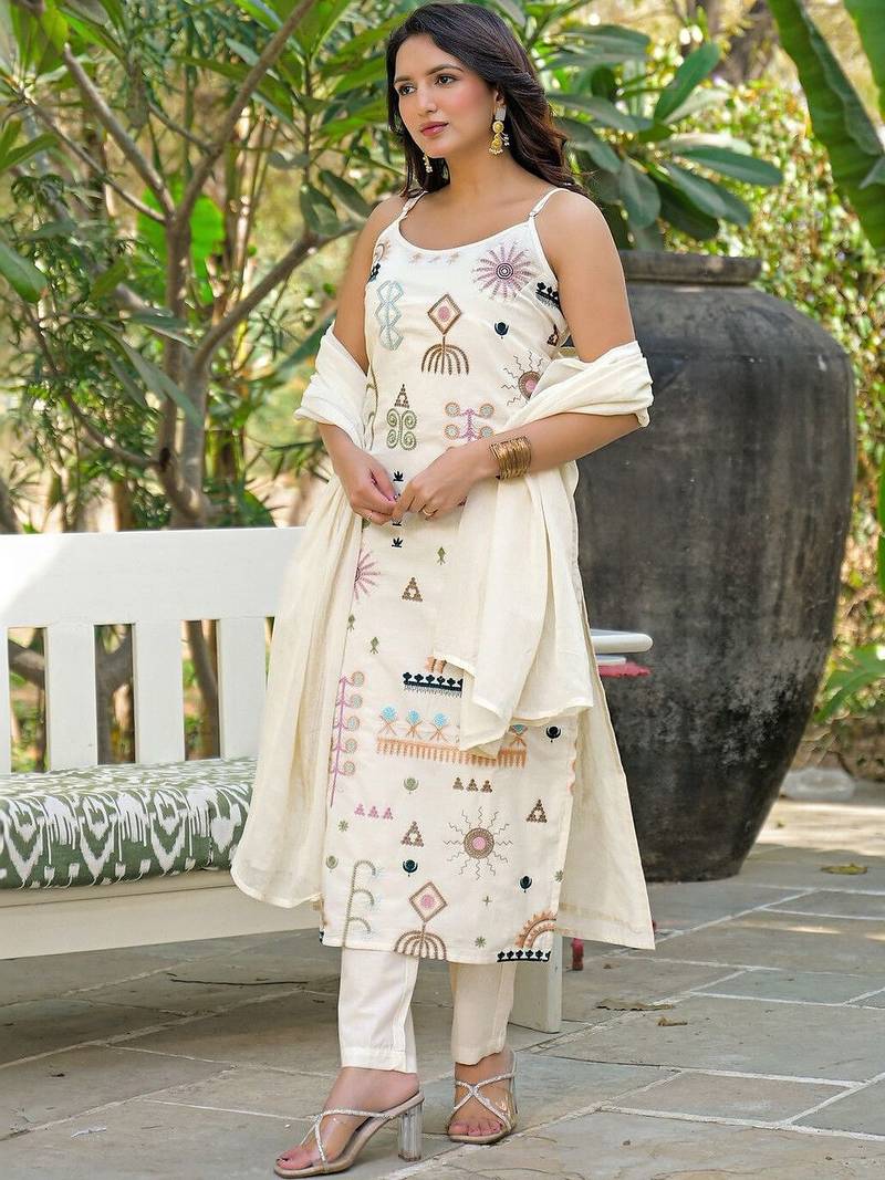 Women Ethnic Motifs Embroidered Regular Kurta with Trousers & With Dupatta