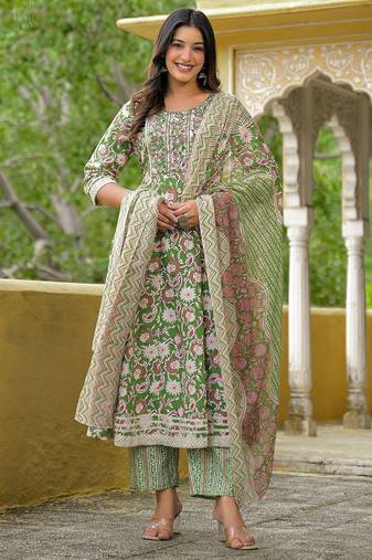 Women Floral Printed Regular Thread Work Kurta with Trousers & With Dupatta