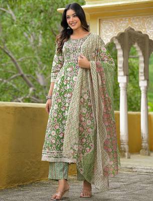 Women Floral Printed Regular Thread Work Kurta with Trousers & With Dupatta 3