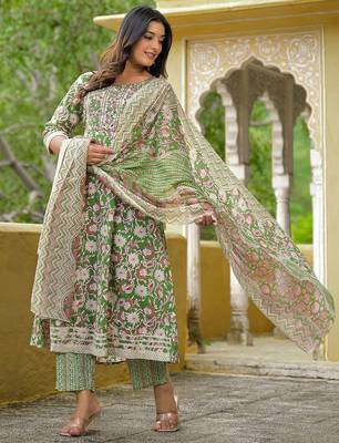 Women Floral Printed Regular Thread Work Kurta with Trousers & With Dupatta 4